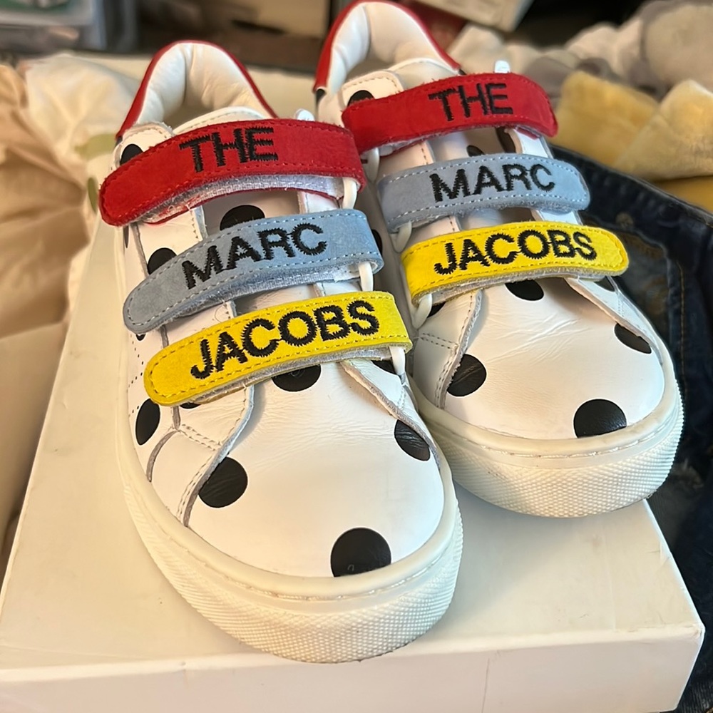 Shoes - Picture 1 of 4